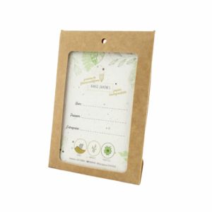 Porte-badge en carton avec badge papier ensemencé pour des événéments écologiques et zéro déchet, parfait pour de l'eco branding et objet publicitaire tendance